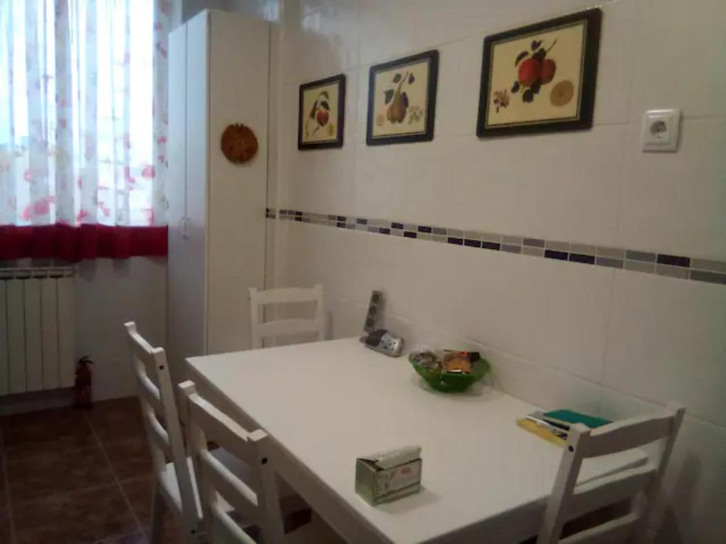 Las Golondrinas Habitacion En Piso Centrico Para Una O Dos Personas Saragossa Exterior foto